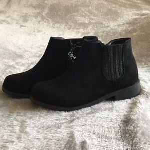Girls Faux Suede Booties. Size 3